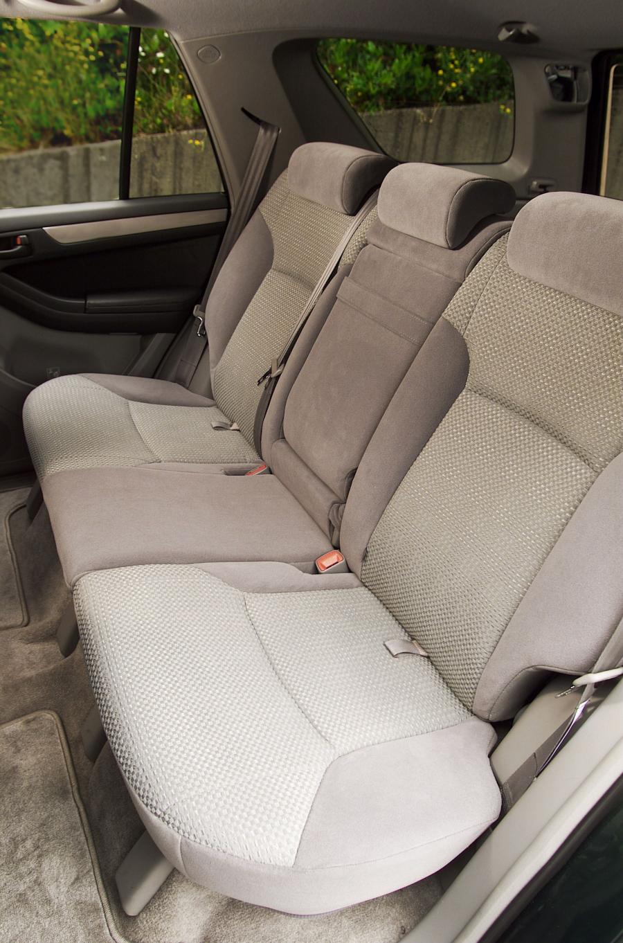  Toyota 4Runner 2003 года  (фото 38 из 41)